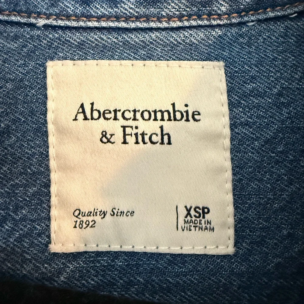 Abercrombie & Fitch Women's Blue Jean Jacket - Picture 3 of 3